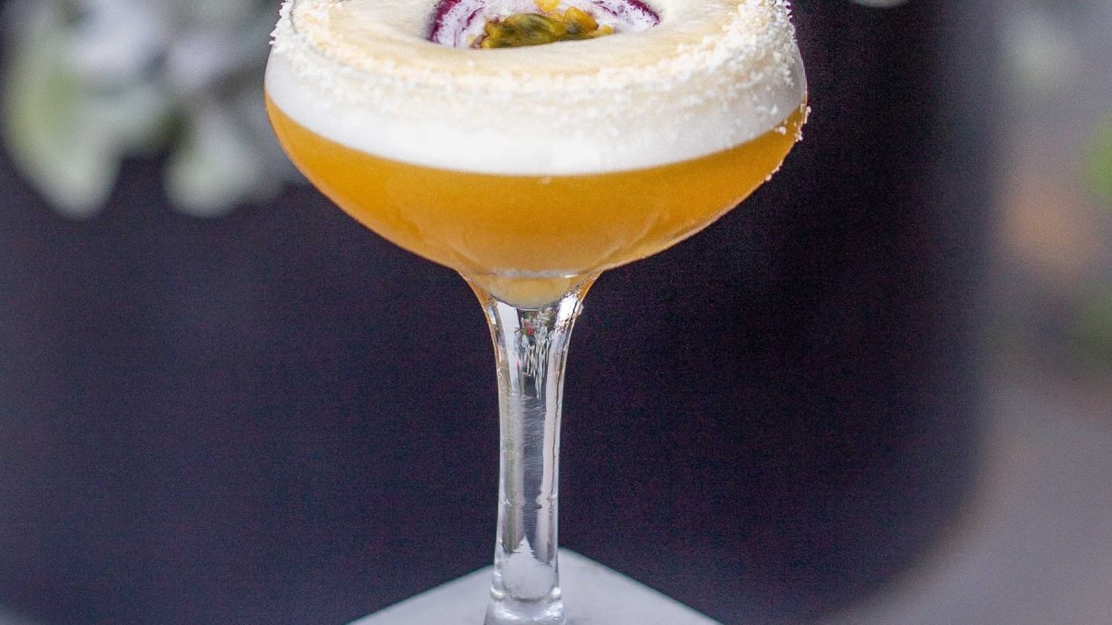 PASSIONFRUIT MARTINI